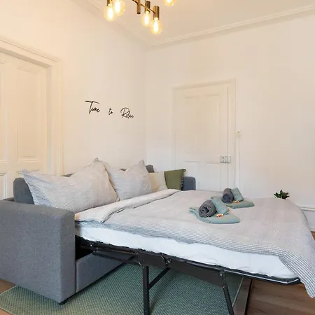 Views & Spacious Living With Rooftop Terrace * Μπίελ/Μπιένε