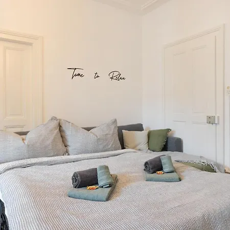 Διαμέρισμα Views & Spacious Living With Rooftop Terrace
