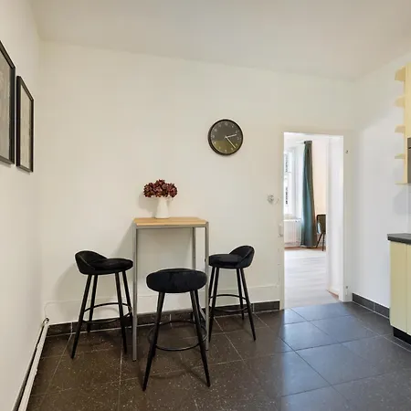 Views & Spacious Living With Rooftop Terrace Μπίελ/Μπιένε