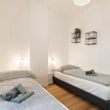 Διαμέρισμα Views & Spacious Living With Rooftop Terrace