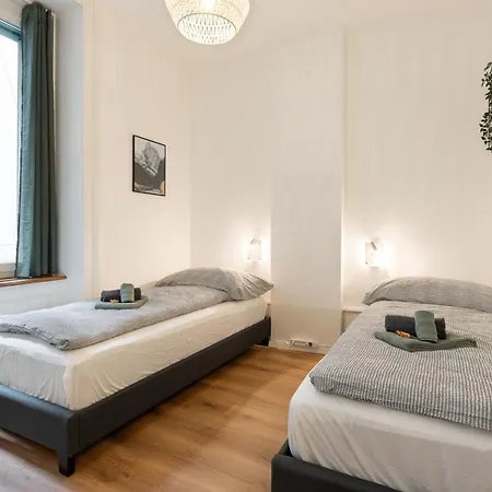 Views & Spacious Living With Rooftop Terrace Daire *