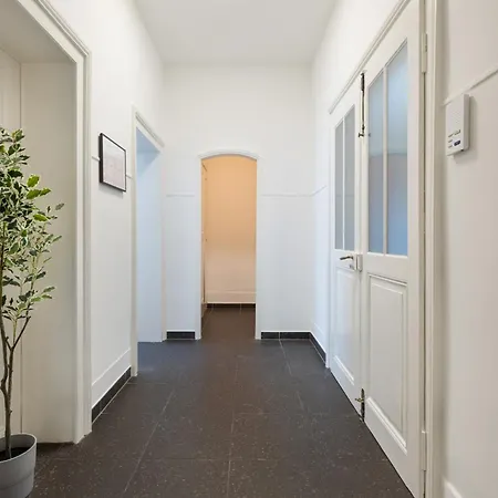 Διαμέρισμα Views & Spacious Living With Rooftop Terrace Μπίελ/Μπιένε